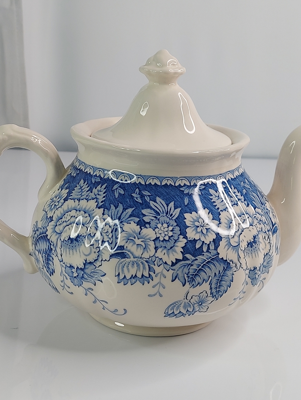 Vintage Mason’s Blue & White Crabtree & Evelyn China Teapot ENGLAND. - Picture 10 of 11